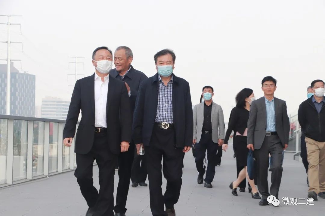 市人大崇明代表组调研上海浦东足球场项目