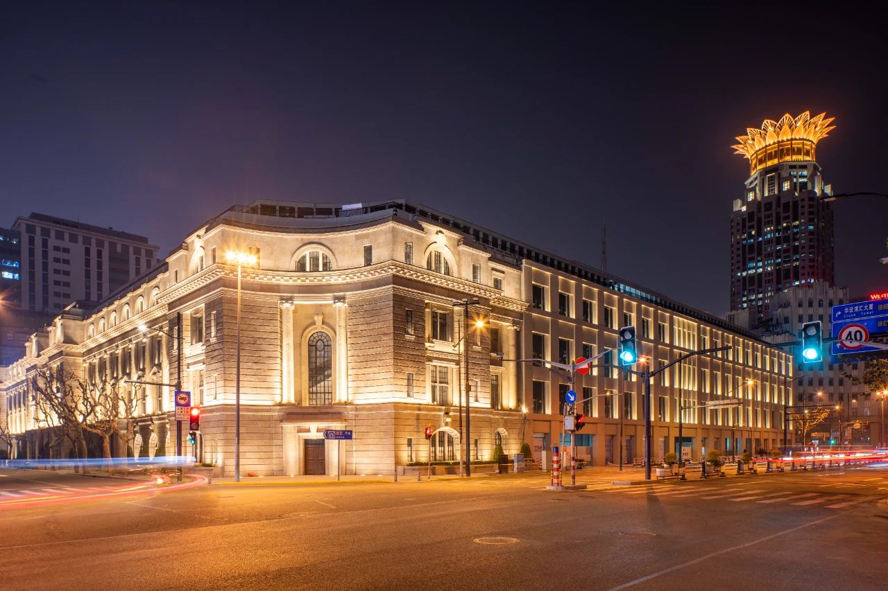 东方网丨城市更新 老市府大楼元旦“点亮”外滩第二立面 百年历史建筑如何在申城焕发新生命?