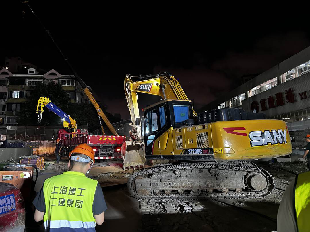 话匣子丨地铁运营不停歇,宜山路站换乘通道是如何建成的?